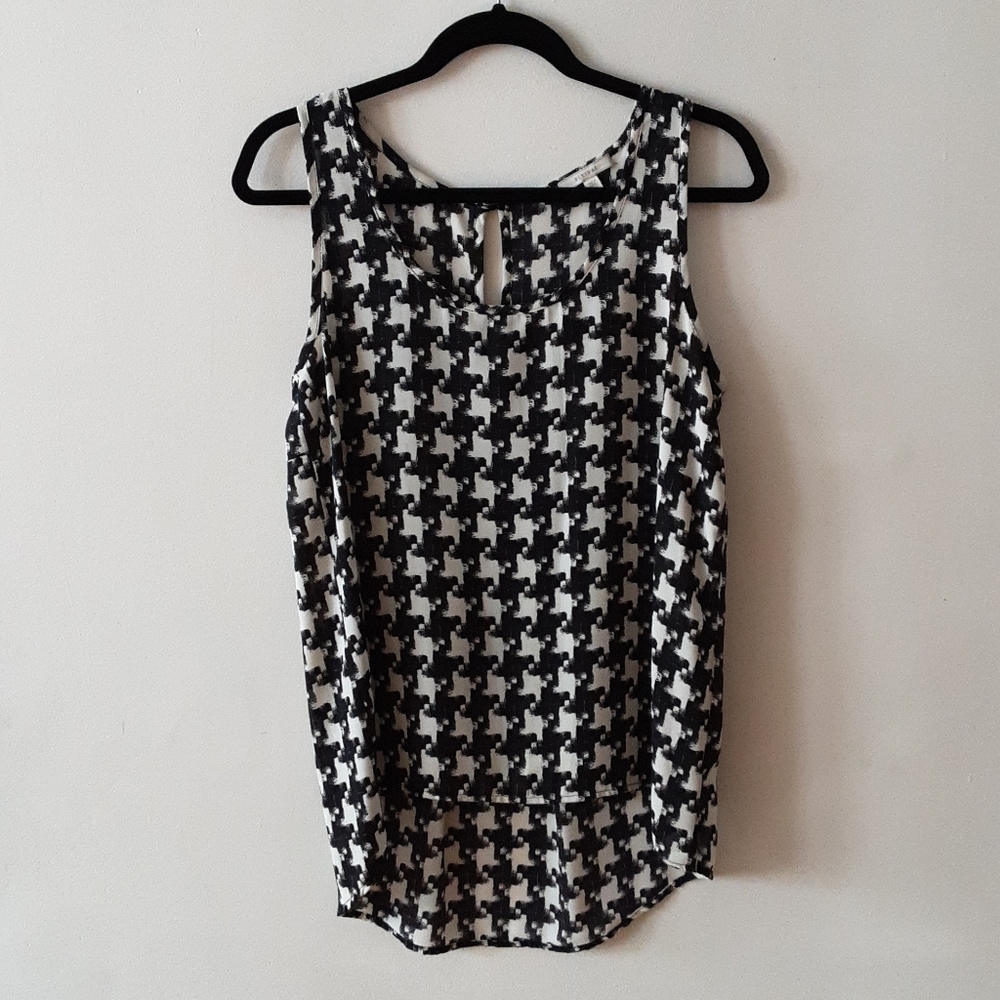 Houndstooth Tank Size Small - Picture 2 of 5